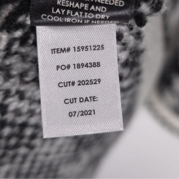 NWT TORRID Crew Nk Herringbone Pullover Sweater Houndstooth Black & White Size 4 - Picture 13 of 15